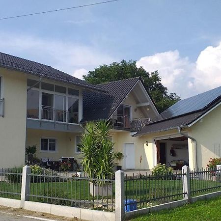 Bei Den Geissens Apartamento Aldersbach Exterior foto