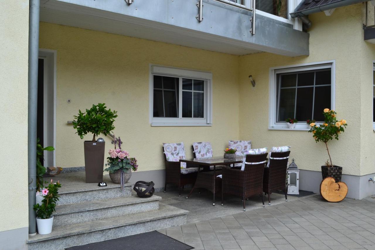 Bei Den Geissens Apartamento Aldersbach Exterior foto